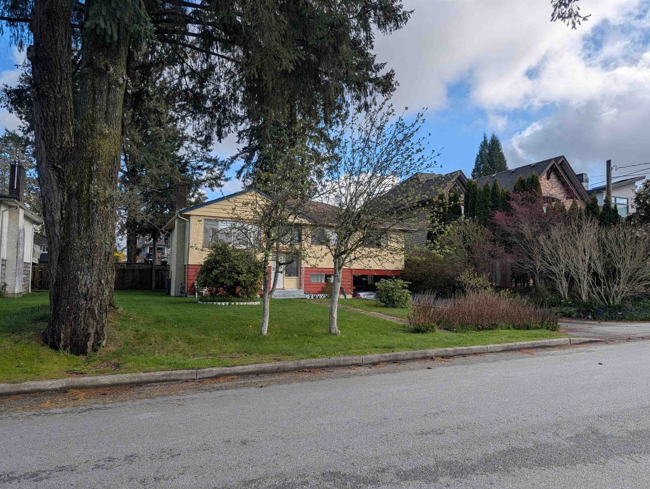 1681 Smith Avenue - Central Coquitlam Single Family Residence for Sale, 5 Bedrooms (R3111254)# - 3