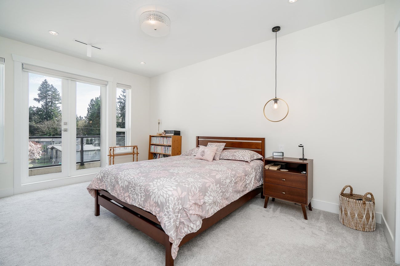 576 Linton Street - Central Coquitlam Single Family Residence for Sale, 7 Bedrooms (R3111434)# - 23