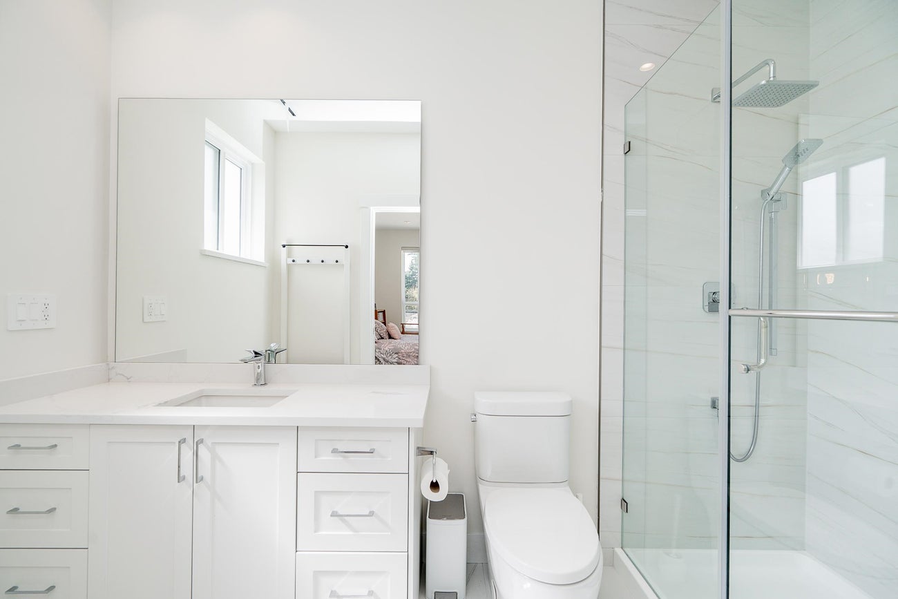 576 Linton Street - Central Coquitlam Single Family Residence for Sale, 7 Bedrooms (R3111434)# - 25