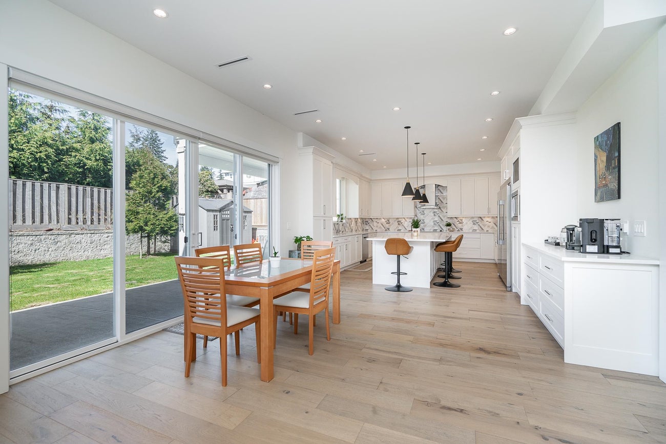 576 Linton Street - Central Coquitlam Single Family Residence for Sale, 7 Bedrooms (R3111434)# - 7