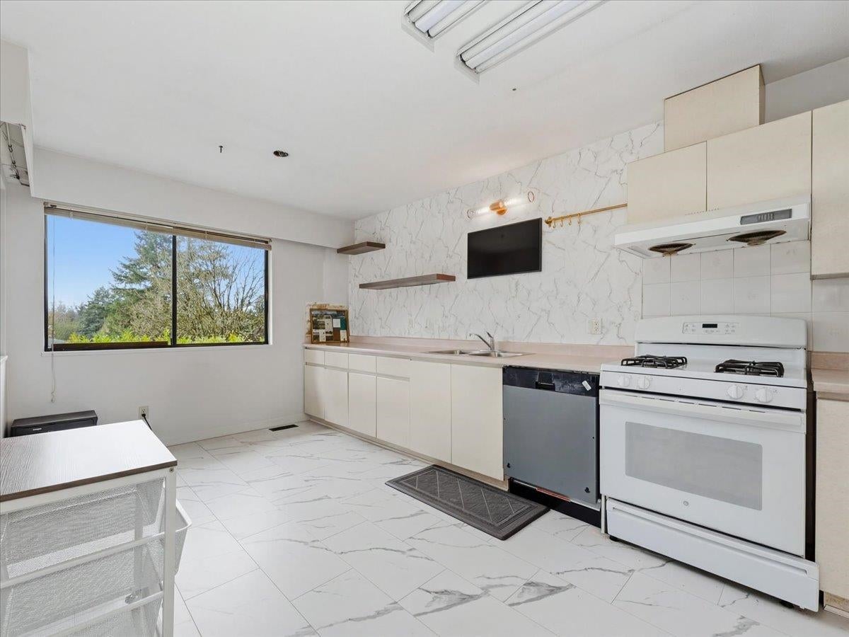 8071 Greenlake Place - Government Road Single Family Residence for Sale, 5 Bedrooms (R3111470)# - 13