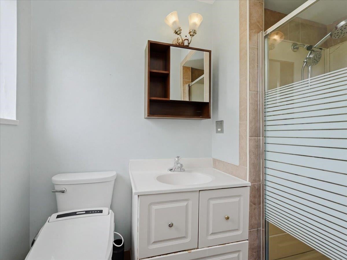 8071 Greenlake Place - Government Road Single Family Residence for Sale, 5 Bedrooms (R3111470)# - 20