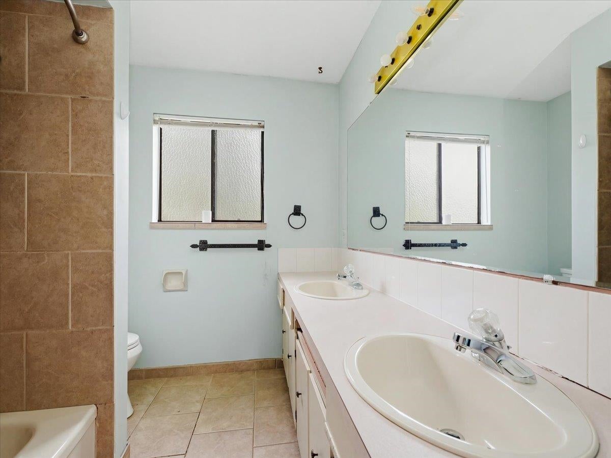 8071 Greenlake Place - Government Road Single Family Residence for Sale, 5 Bedrooms (R3111470)# - 23