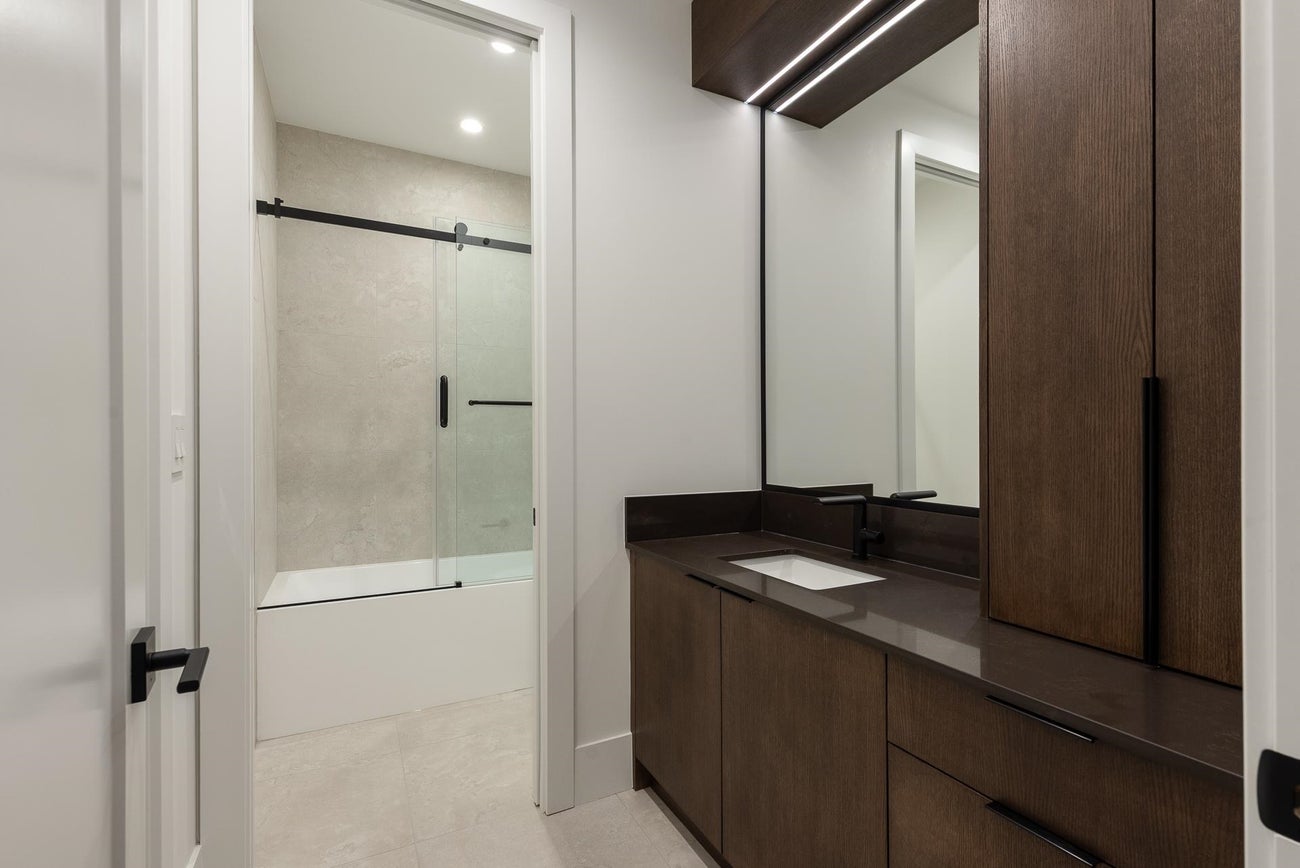 2145 Palliser Avenue - Central Coquitlam Single Family Residence for Sale, 7 Bedrooms (R3111528)# - 29