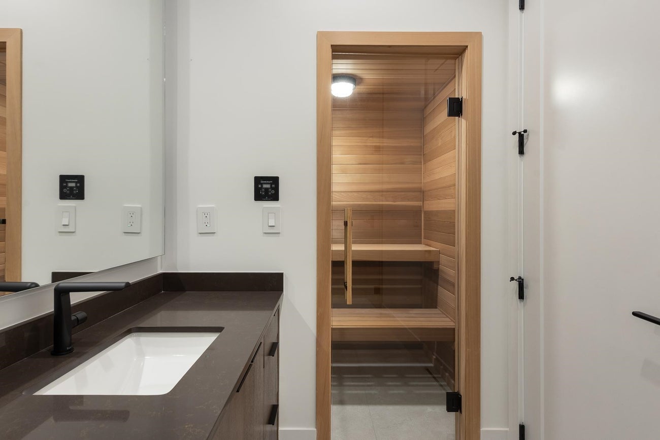 2145 Palliser Avenue - Central Coquitlam Single Family Residence for Sale, 7 Bedrooms (R3111528)# - 36