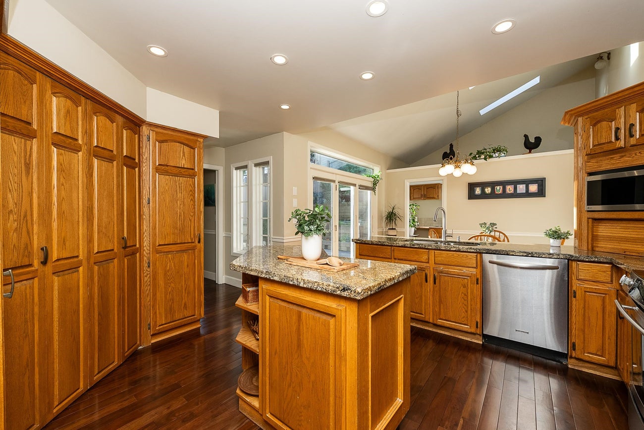 408 Riverview Crescent - Coquitlam East single-family-residence for Sale, 5 Bedrooms (R3111965)# - 6