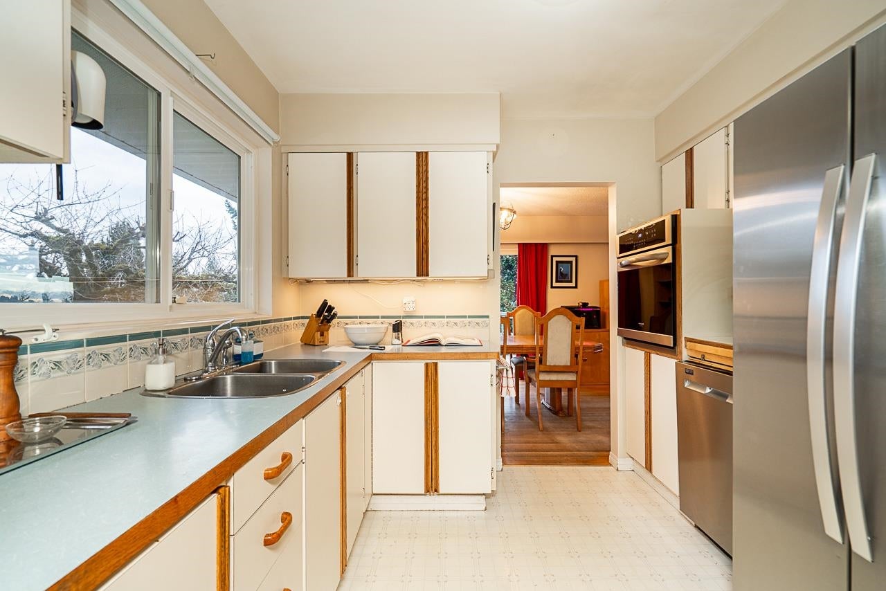 320 Seaforth Crescent - Central Coquitlam single-family-residence for Sale, 4 Bedrooms (R3113242)# - 12
