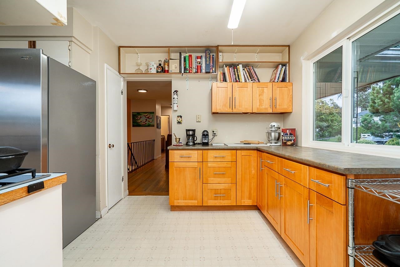 320 Seaforth Crescent - Central Coquitlam single-family-residence for Sale, 4 Bedrooms (R3113242)# - 5