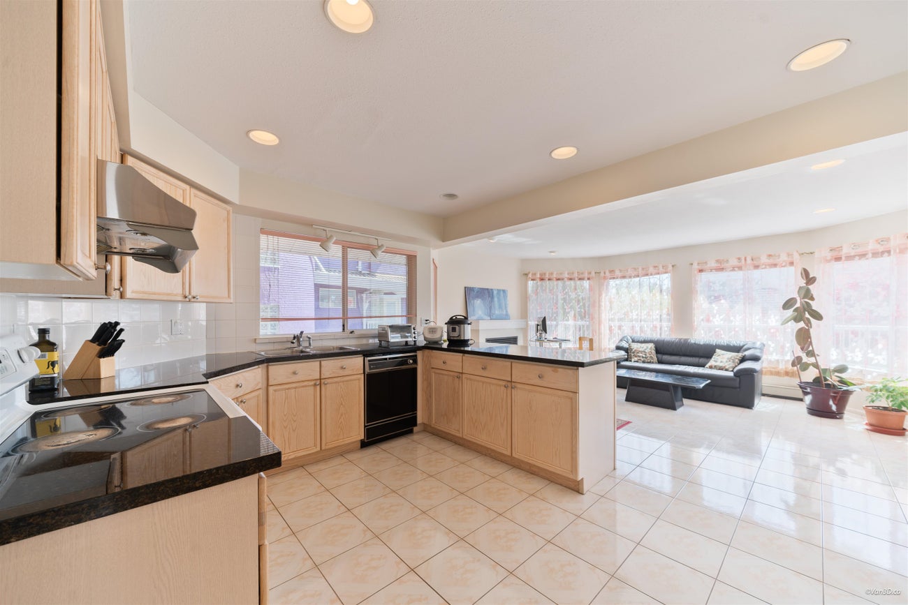 6758 Kitchener Street - Sperling-Duthie single-family-residence for Sale, 4 Bedrooms (R3113492)# - 9