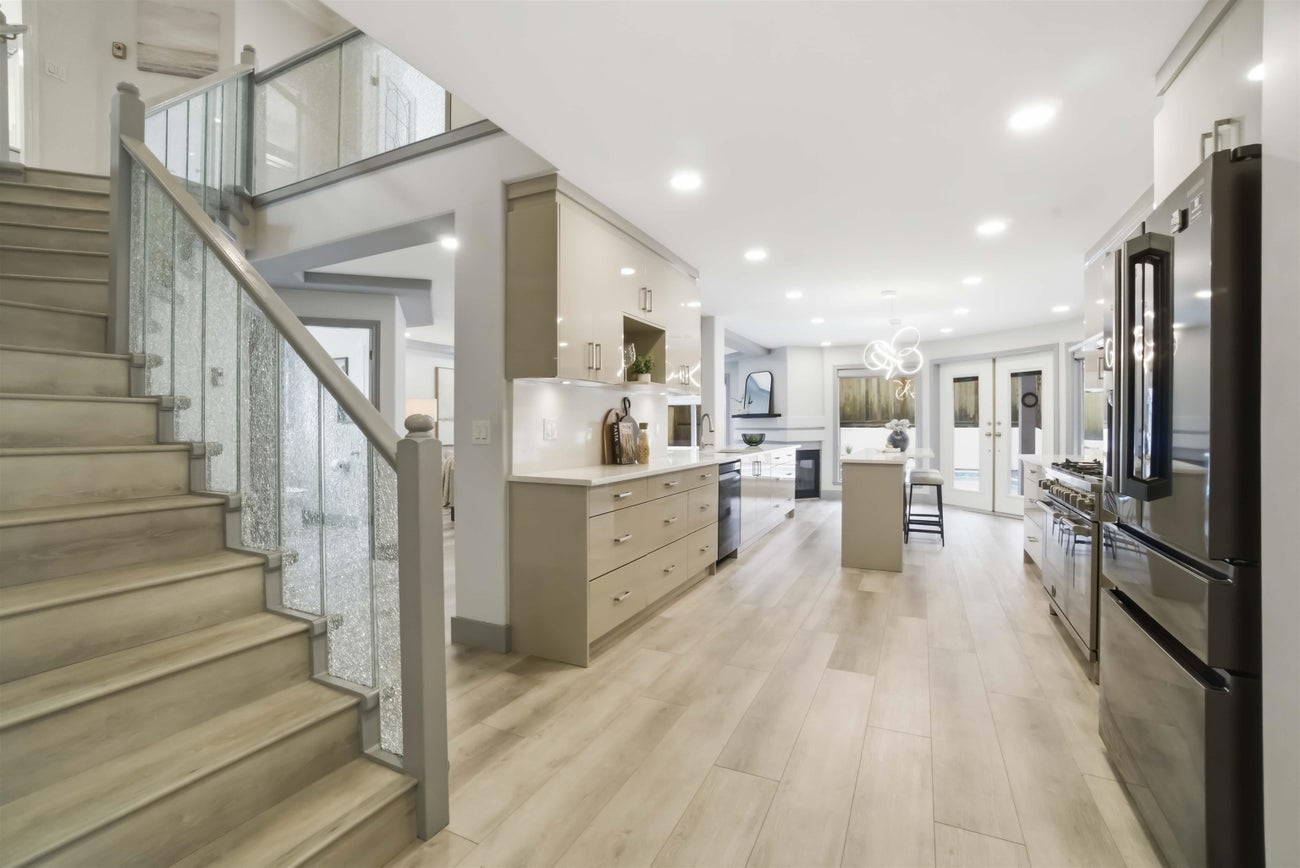 2271 Sorrento Drive - Coquitlam East single-family-residence for Sale, 6 Bedrooms (R3113600)# - 14