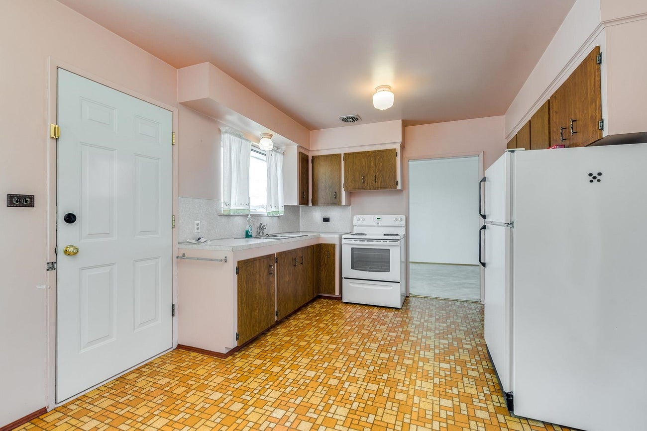 6664 Charles Street - Sperling-Duthie single-family-residence for Sale, 3 Bedrooms (R3113862)# - 10