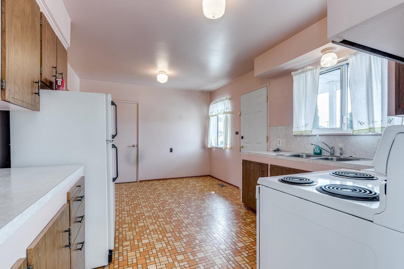 6664 Charles Street - Sperling-Duthie single-family-residence for Sale, 3 Bedrooms (R3113862)# - 8