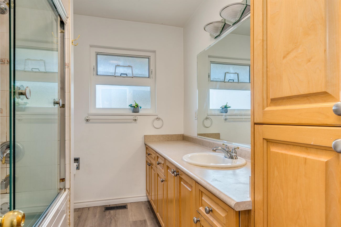 760 Grover Avenue - Coquitlam West single-family-residence for Sale, 6 Bedrooms (R3114064)# - 15