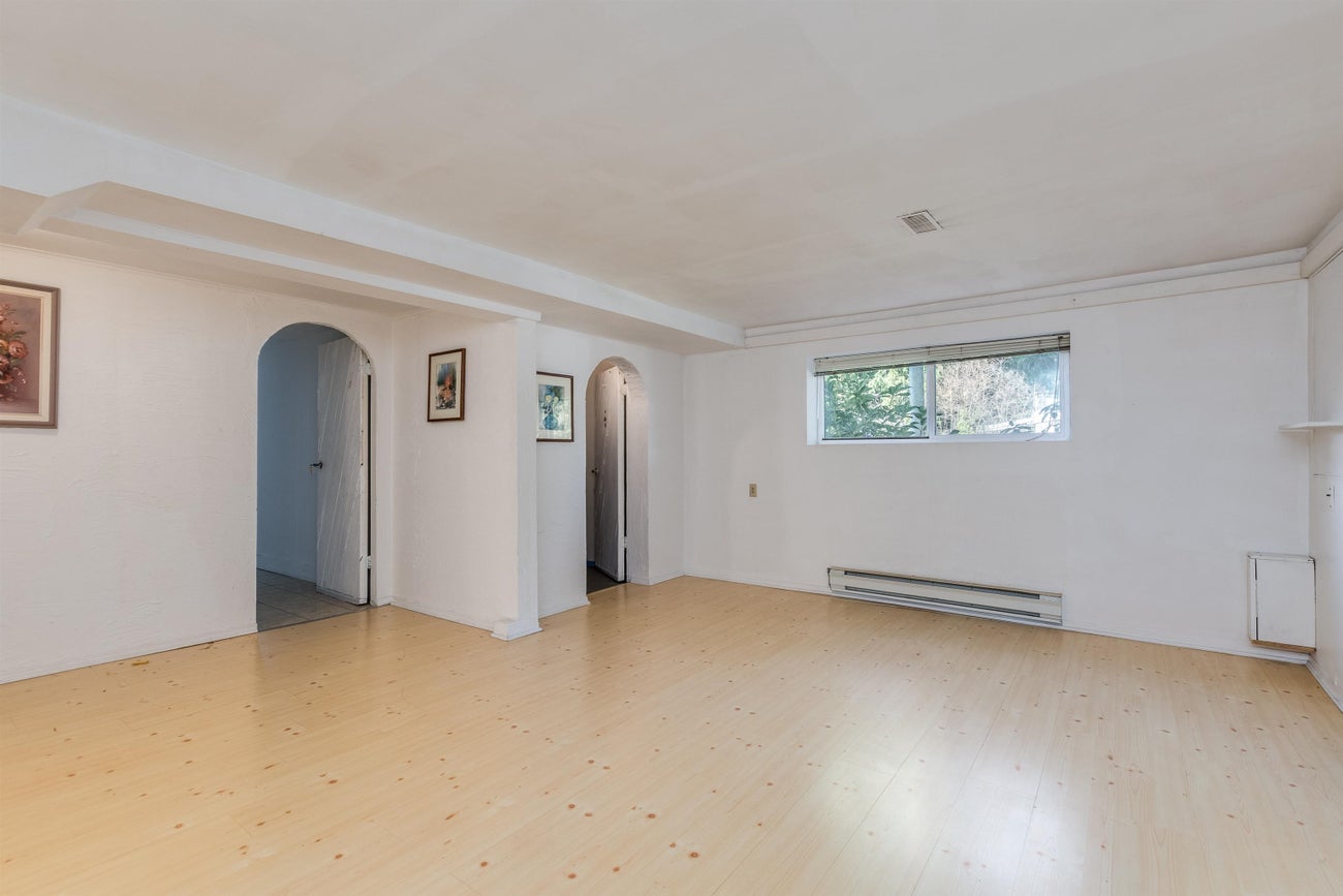 760 Grover Avenue - Coquitlam West single-family-residence for Sale, 6 Bedrooms (R3114064)# - 17