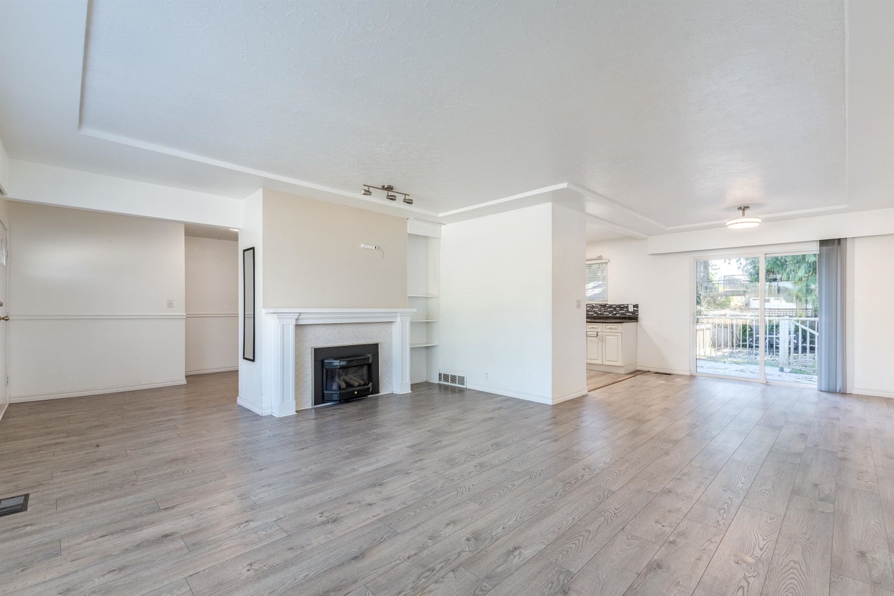 760 Grover Avenue - Coquitlam West single-family-residence for Sale, 6 Bedrooms (R3114064)# - 3