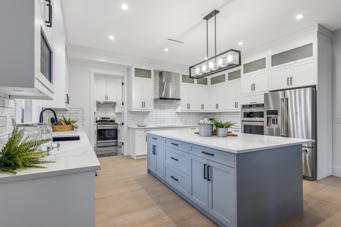 730 Schoolhouse Street - Central Coquitlam Single Family Residence for Sale, 7 Bedrooms (R3115539)# - 11