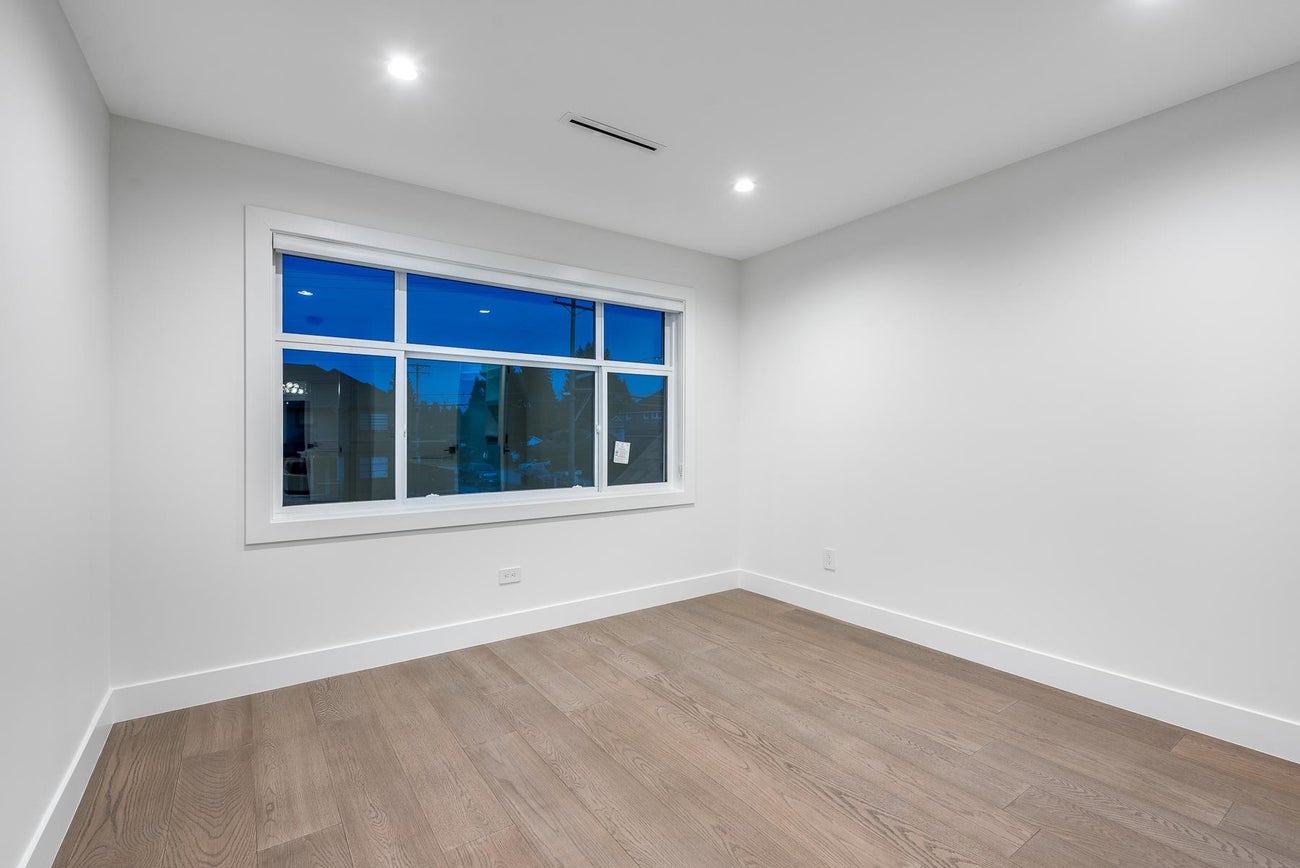 730 Schoolhouse Street - Central Coquitlam Single Family Residence for Sale, 7 Bedrooms (R3115539)# - 32