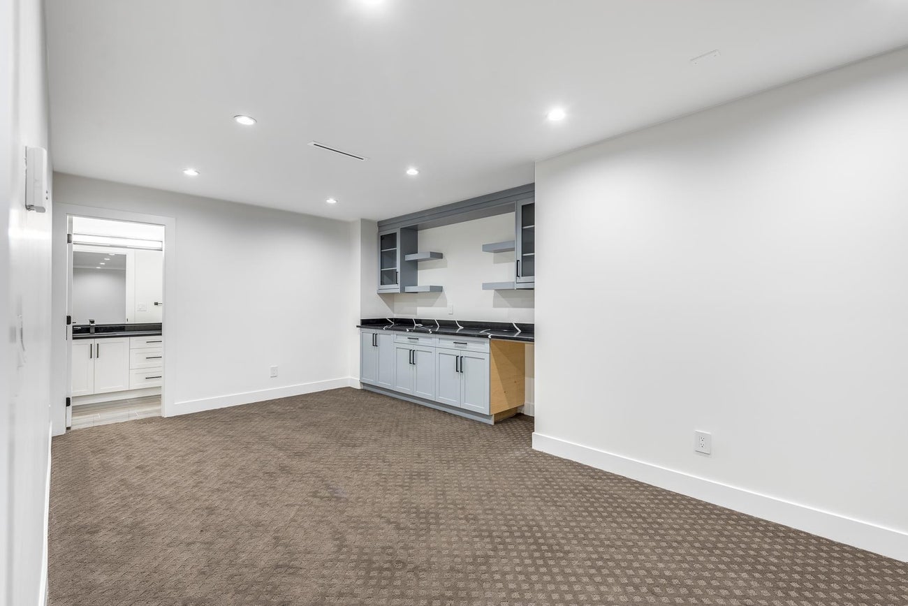 730 Schoolhouse Street - Central Coquitlam Single Family Residence for Sale, 7 Bedrooms (R3115539)# - 39