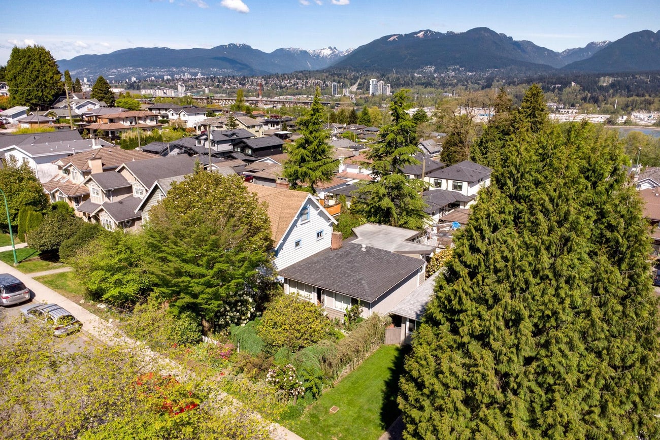 Street - 4137 Mcgill Street - Vancouver Heights single-family-residence for Sale, 4 Bedrooms (R3115905)# - 5