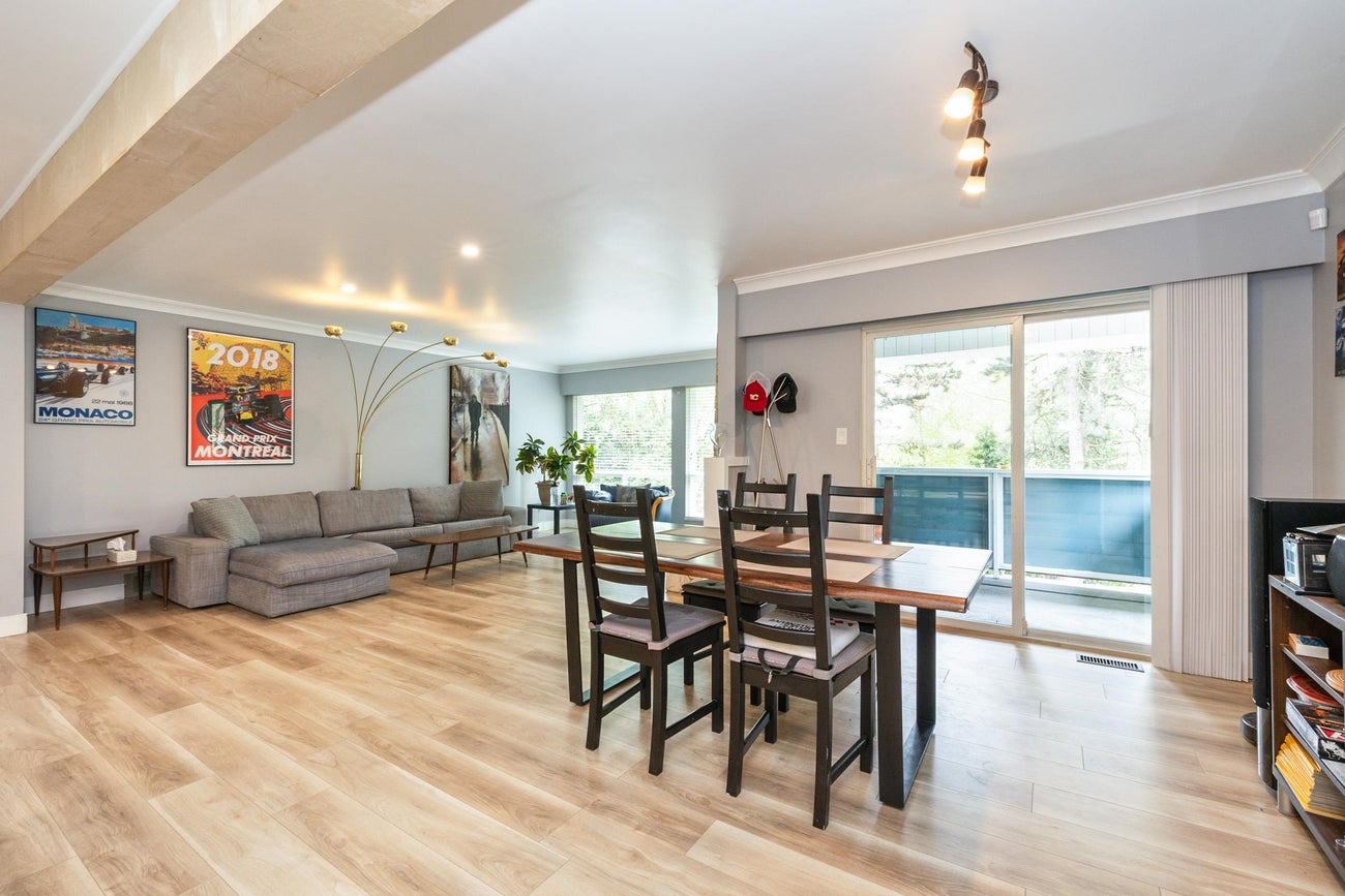 320 Gloucester Court - Coquitlam East Single Family Residence for Sale, 3 Bedrooms (R3116034)# - 11