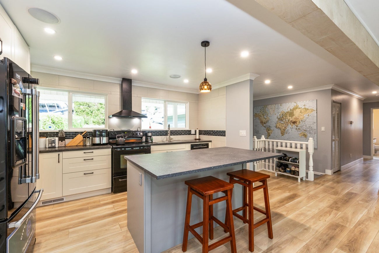 320 Gloucester Court - Coquitlam East single-family-residence for Sale, 3 Bedrooms (R3116034)# - 13