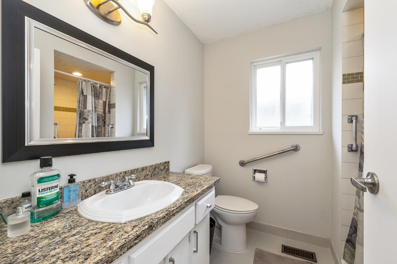 320 Gloucester Court - Coquitlam East single-family-residence for Sale, 3 Bedrooms (R3116034)# - 17