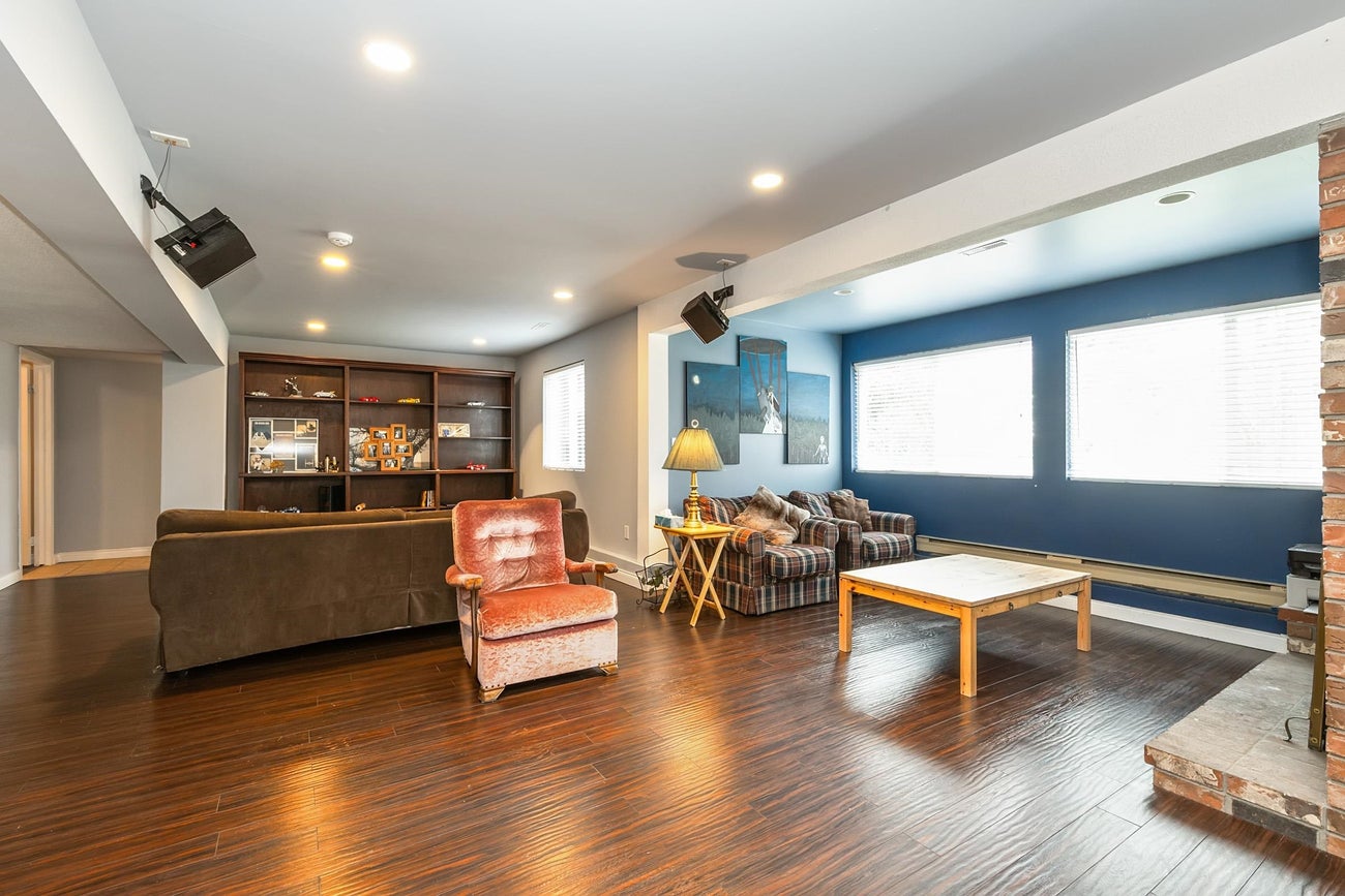 320 Gloucester Court - Coquitlam East Single Family Residence for Sale, 3 Bedrooms (R3116034)# - 25