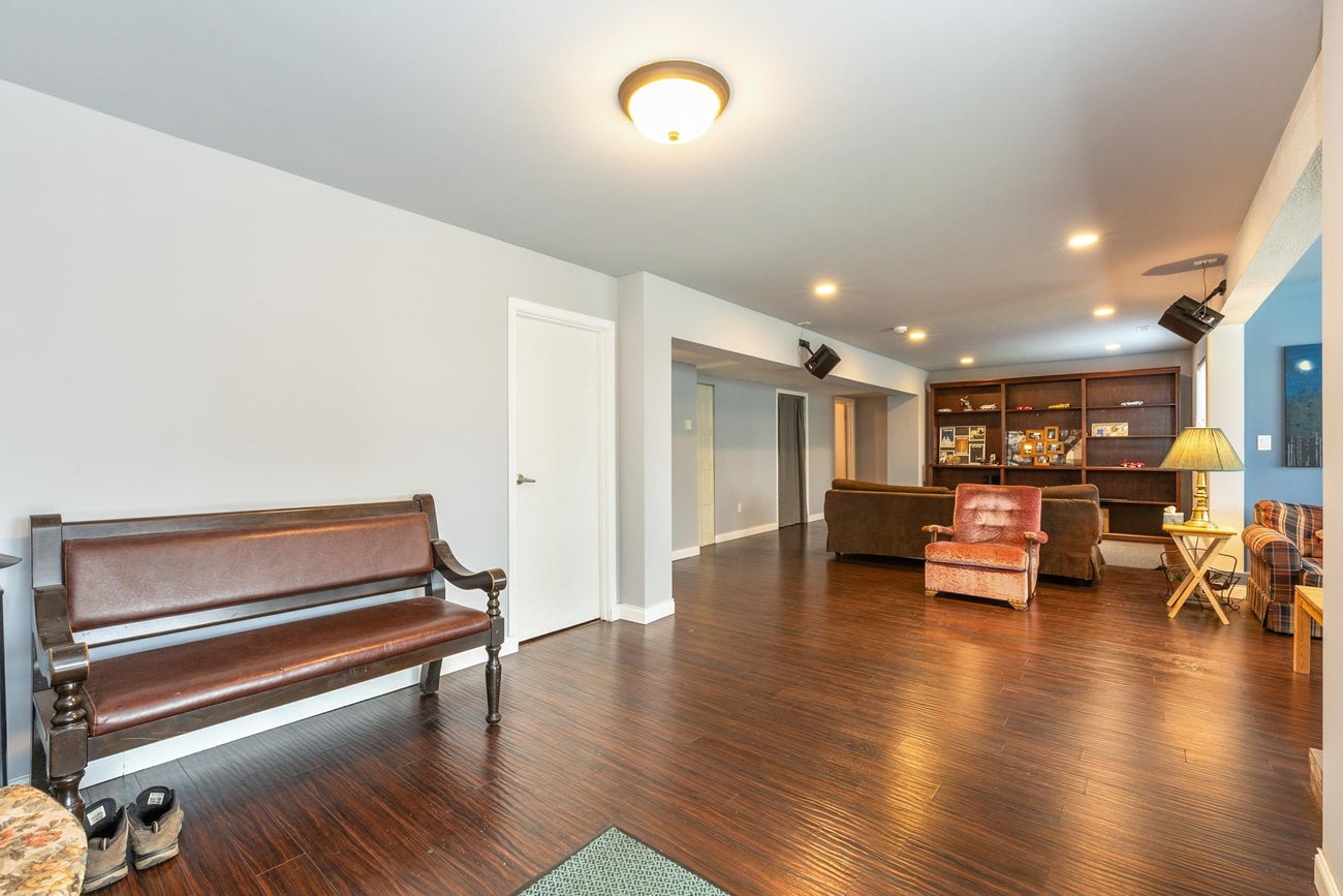 320 Gloucester Court - Coquitlam East Single Family Residence for Sale, 3 Bedrooms (R3116034)# - 27