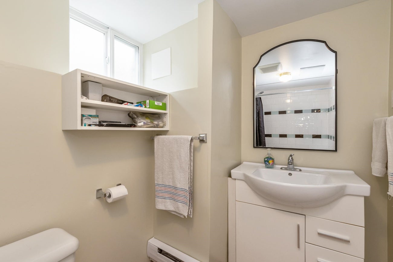 320 Gloucester Court - Coquitlam East Single Family Residence for Sale, 3 Bedrooms (R3116034)# - 29