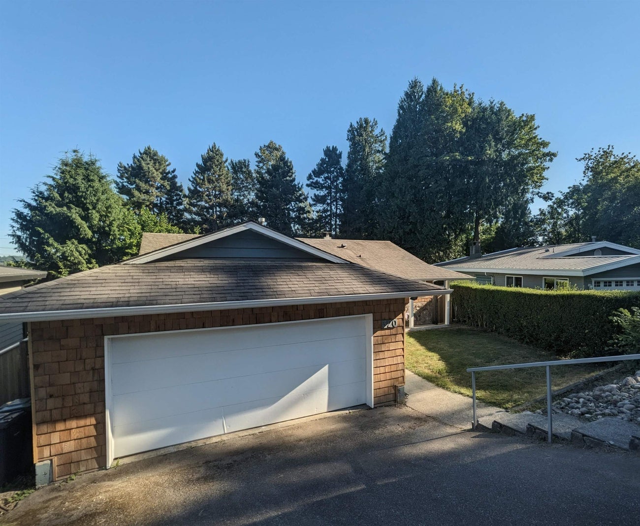 320 Gloucester Court - Coquitlam East Single Family Residence for Sale, 3 Bedrooms (R3116034)# - 32