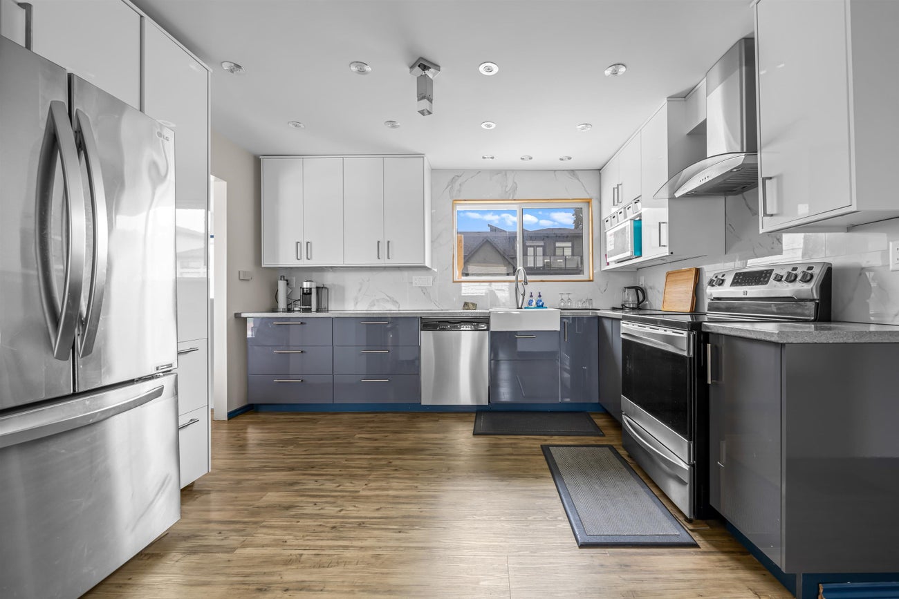 2151 Dawes Hill Road - Central Coquitlam single-family-residence for Sale, 4 Bedrooms (R3116279)# - 12