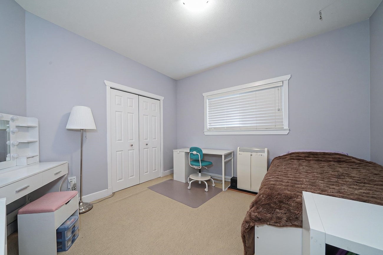 735 Schoolhouse Street - Central Coquitlam Single Family Residence for Sale, 7 Bedrooms (R3117261)# - 20