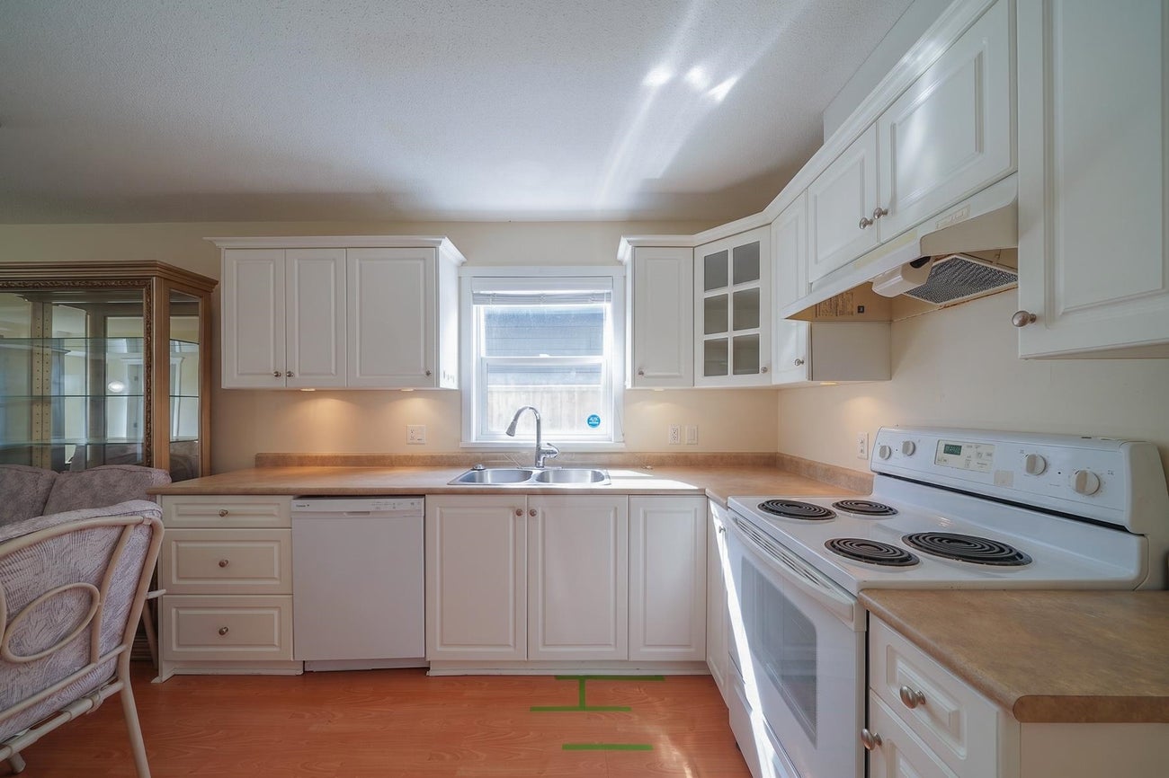 735 Schoolhouse Street - Central Coquitlam Single Family Residence for Sale, 7 Bedrooms (R3117261)# - 22