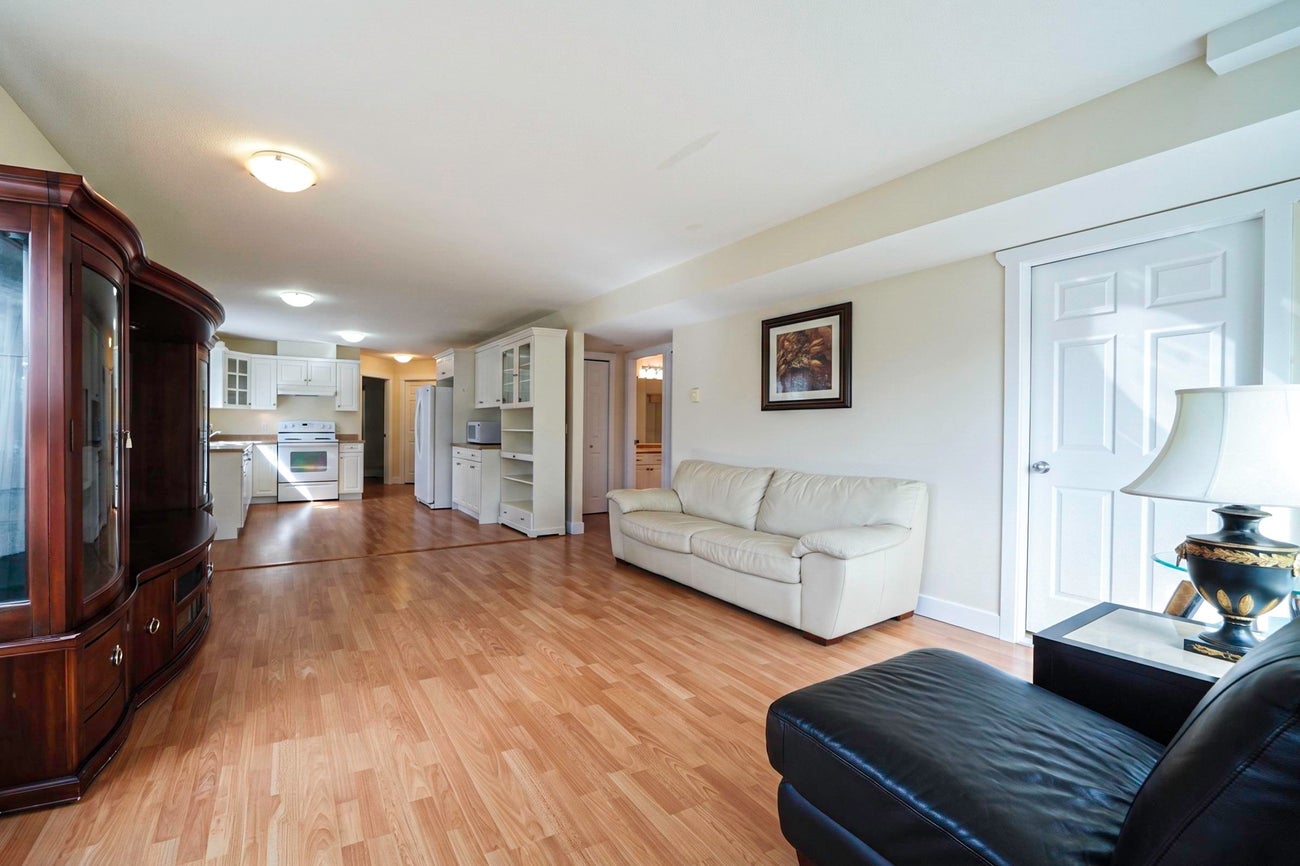 735 Schoolhouse Street - Central Coquitlam Single Family Residence for Sale, 7 Bedrooms (R3117261)# - 23