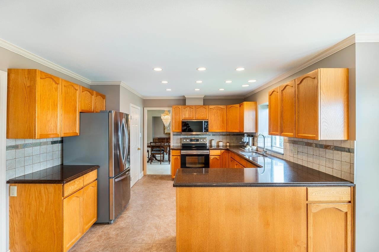 580 Clearwater Way - Coquitlam East single-family-residence for Sale, 5 Bedrooms (R3117530)# - 12