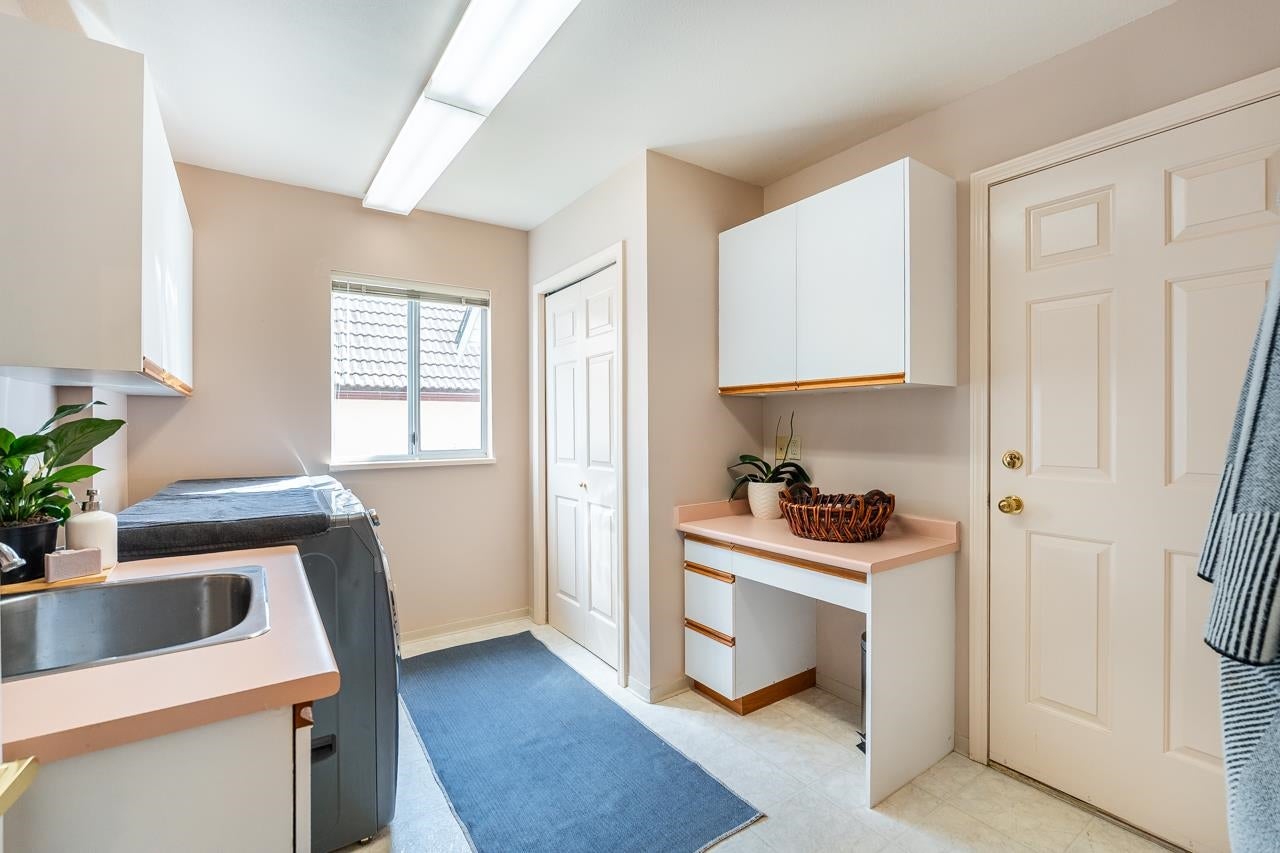 580 Clearwater Way - Coquitlam East single-family-residence for Sale, 5 Bedrooms (R3117530)# - 23