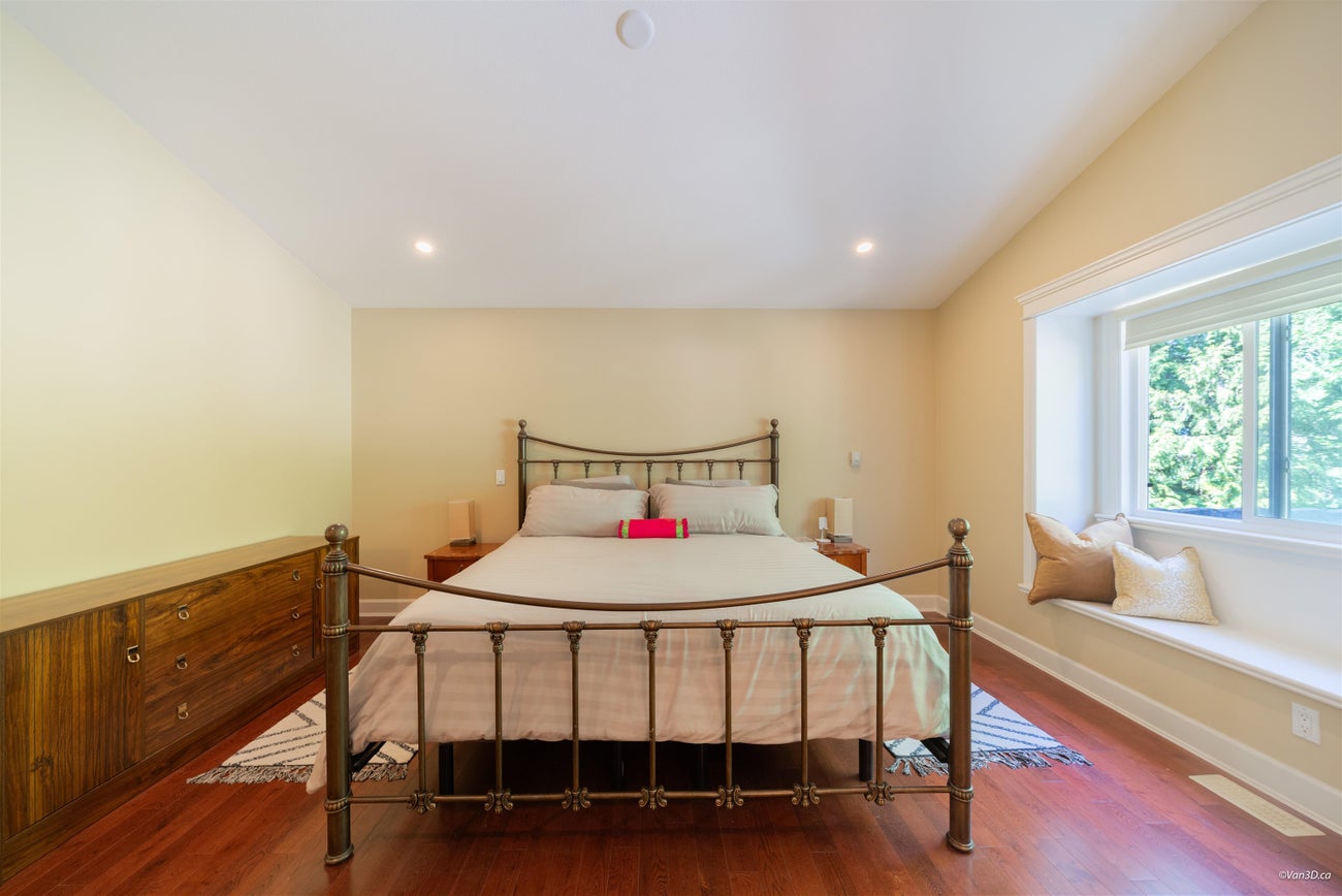 7533 Curtis Street - Simon Fraser Univer. single-family-residence for Sale, 7 Bedrooms (R3118977)# - 18