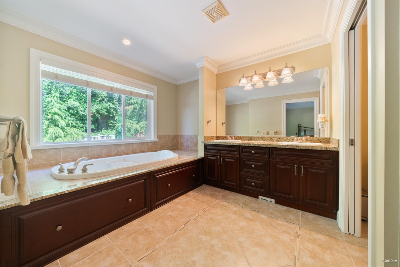 7533 Curtis Street - Simon Fraser Univer. single-family-residence for Sale, 7 Bedrooms (R3118977)# - 19