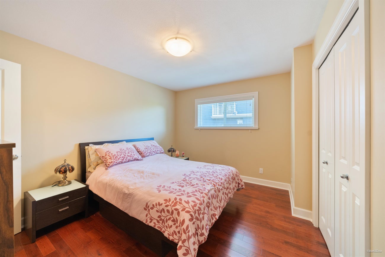 7533 Curtis Street - Simon Fraser Univer. single-family-residence for Sale, 7 Bedrooms (R3118977)# - 20