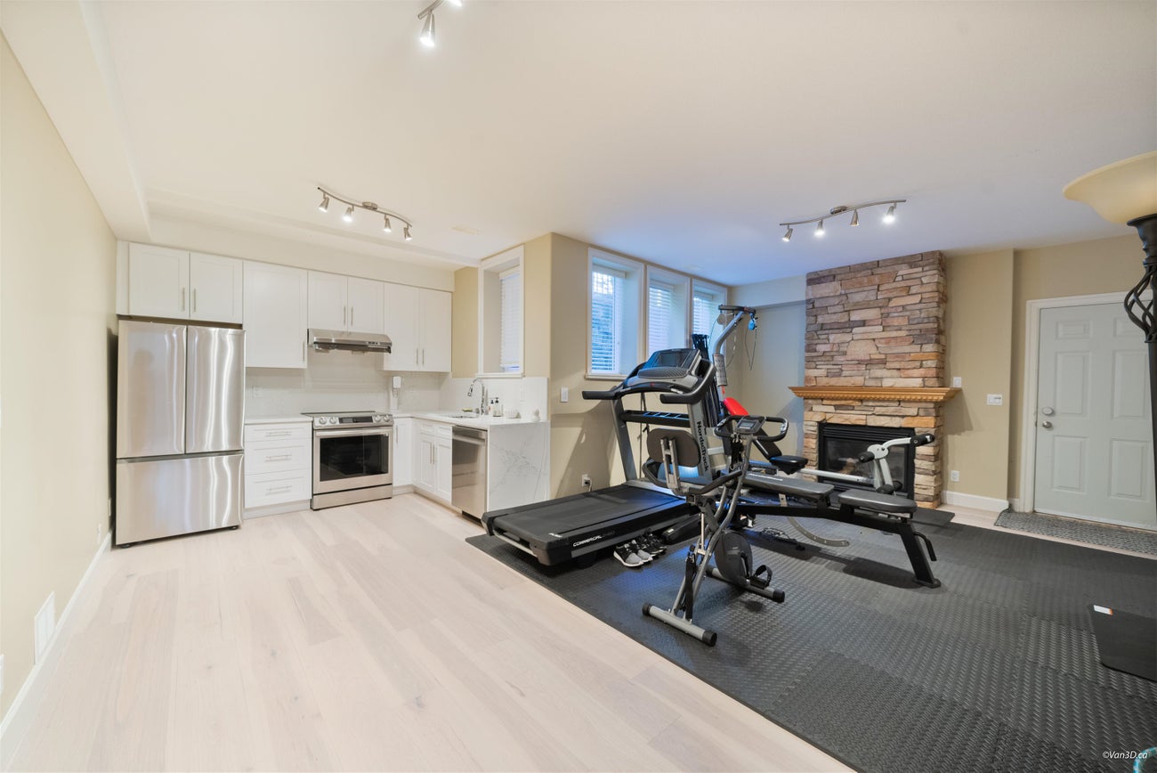 7533 Curtis Street - Simon Fraser Univer. single-family-residence for Sale, 7 Bedrooms (R3118977)# - 27