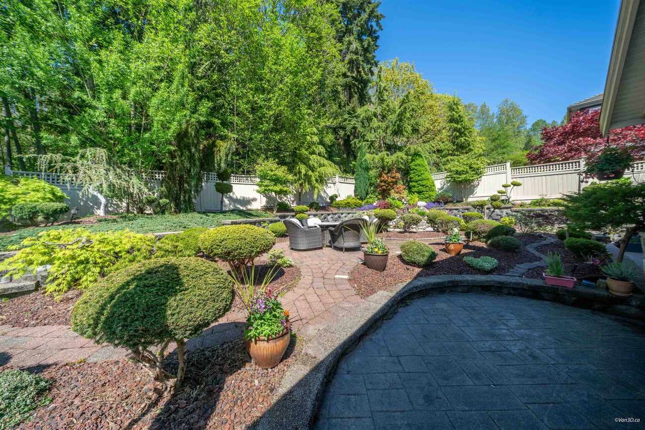 7533 Curtis Street - Simon Fraser Univer. single-family-residence for Sale, 7 Bedrooms (R3118977)# - 35