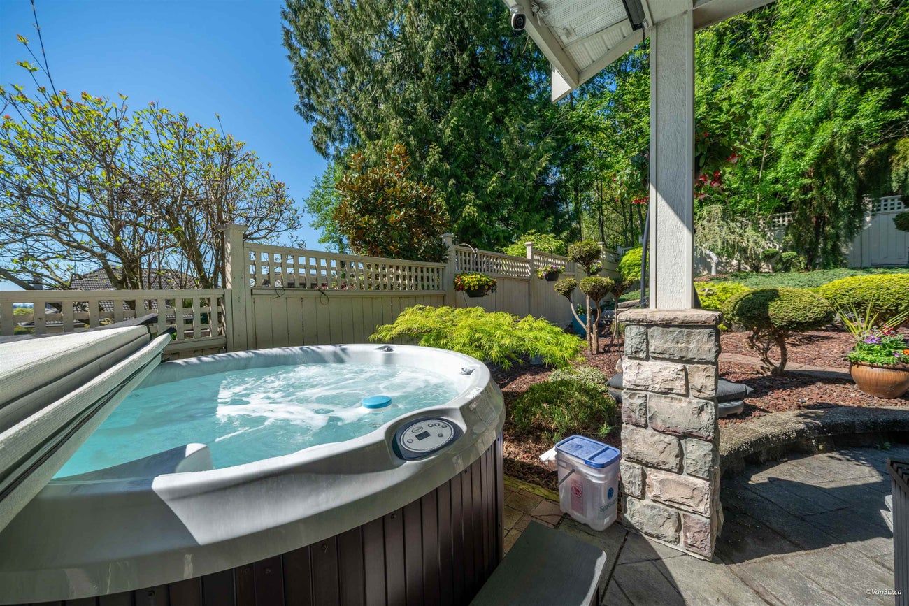 7533 Curtis Street - Simon Fraser Univer. single-family-residence for Sale, 7 Bedrooms (R3118977)# - 39
