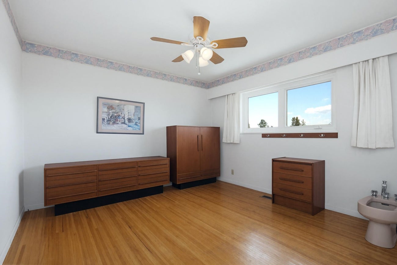 1162 Madore Avenue - Central Coquitlam single-family-residence for Sale, 4 Bedrooms (R3119037)# - 22