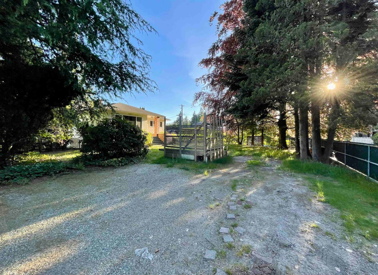 2000 Austin Avenue - Central Coquitlam single-family-residence for Sale, 4 Bedrooms (R3119328)# - 9