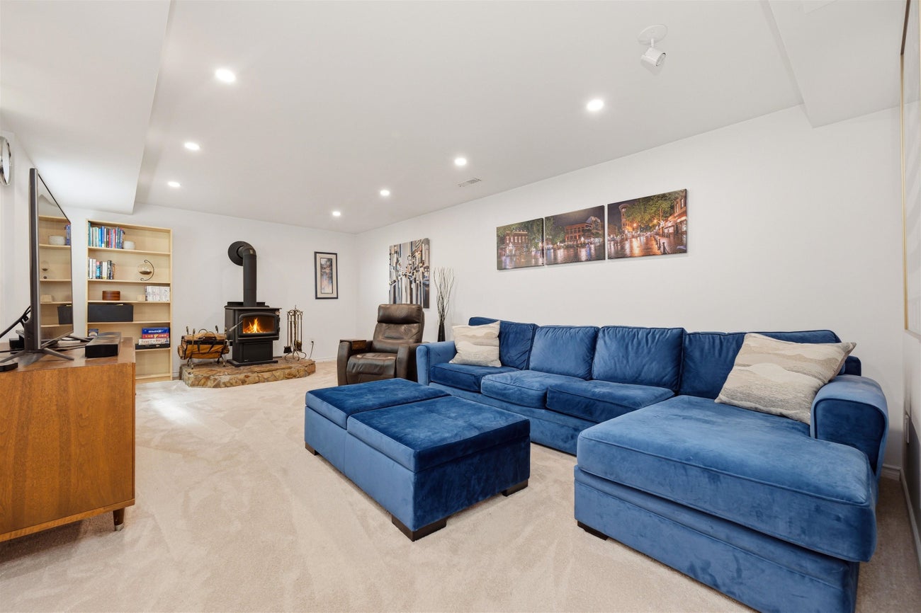 2563 Ashurst Avenue - Coquitlam East Single Family Residence for Sale, 4 Bedrooms (R3119339)# - 24