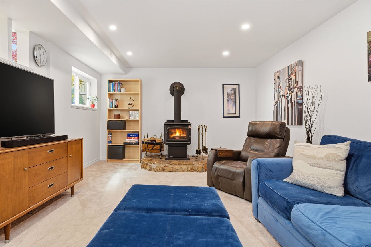 2563 Ashurst Avenue - Coquitlam East Single Family Residence for Sale, 4 Bedrooms (R3119339)# - 25