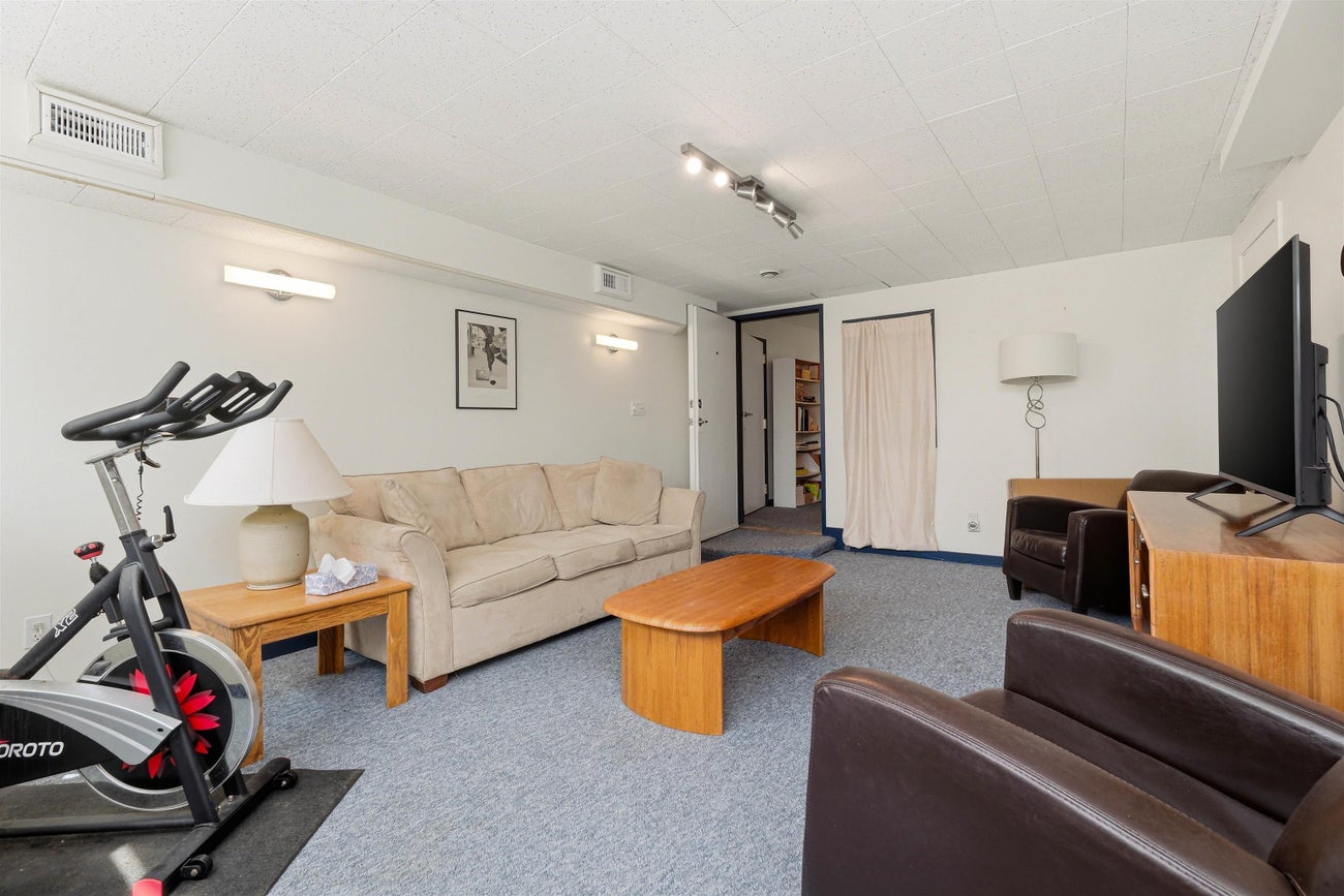 2563 Ashurst Avenue - Coquitlam East Single Family Residence for Sale, 4 Bedrooms (R3119339)# - 27