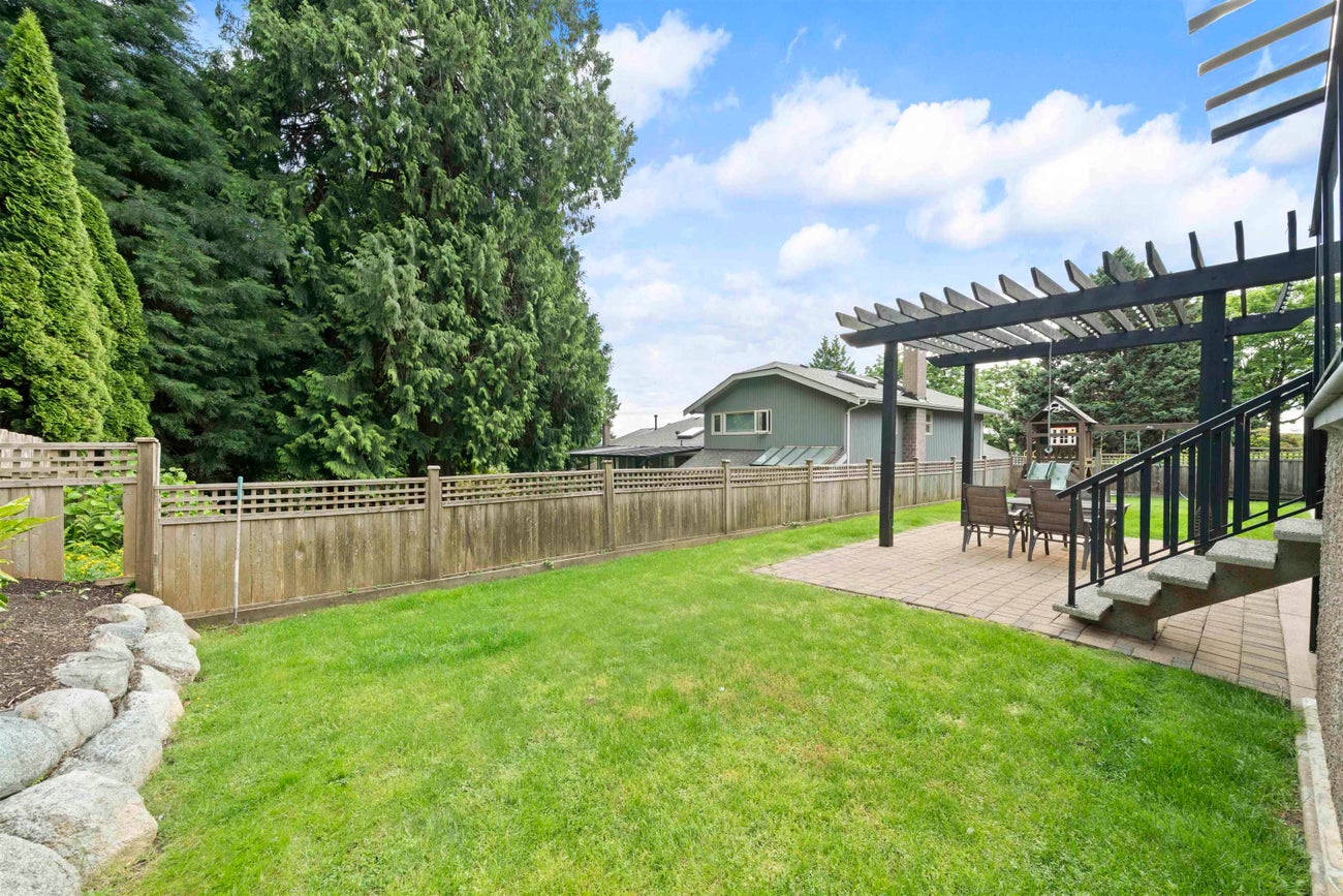 7638 Aubrey Street - Simon Fraser Univer. Single Family Residence for Sale, 7 Bedrooms (R3119353)# - 36
