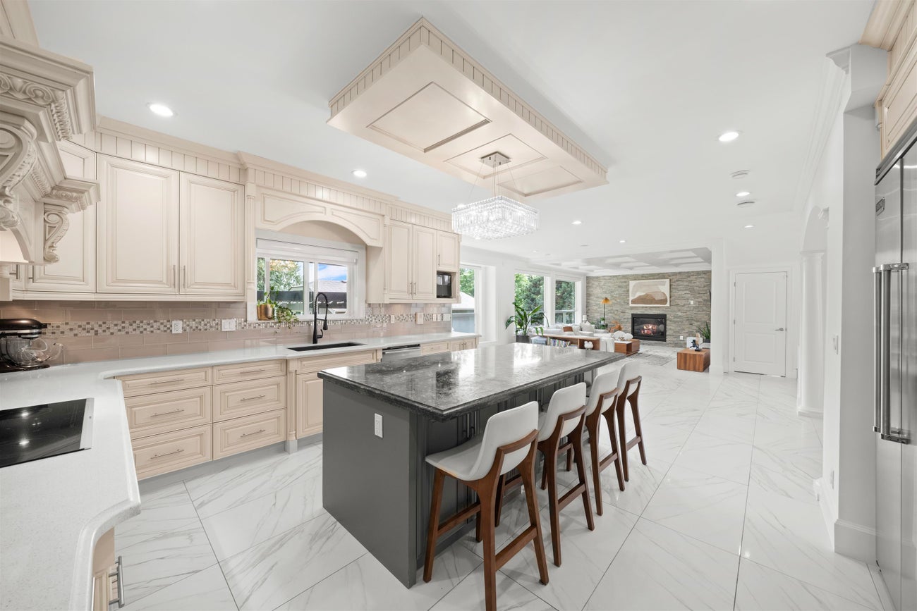 7638 Aubrey Street - Simon Fraser Univer. Single Family Residence for Sale, 7 Bedrooms (R3119353)# - 8