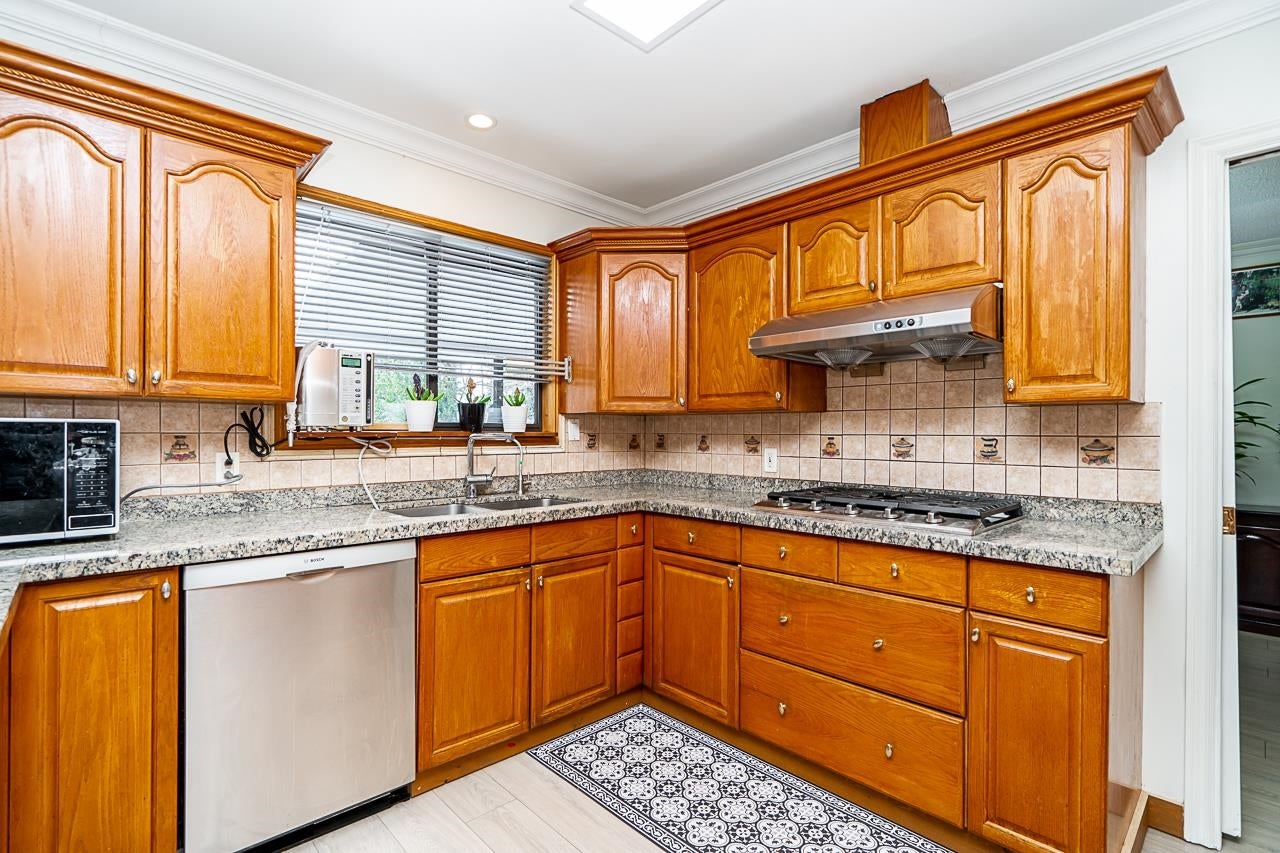 1650 Rochester Avenue - Central Coquitlam single-family-residence for Sale, 5 Bedrooms (R3119598)# - 11
